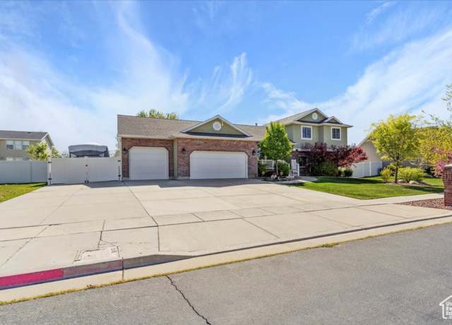 Property at 1567 S 2650 W, Syracuse, UT 84075, 4 beds, 3.5 baths