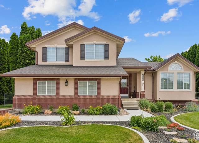 Property at 1087 W Barnes Dr, Kaysville, UT 84037, 4 beds, 3.5 baths