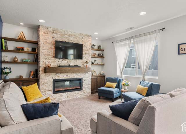 Property at 1546 W Parkview Dr, Syracuse, UT 84075, 3 beds, 2.5 baths