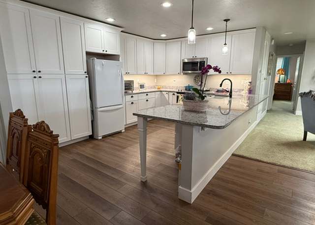 Property at 379 W 400 N #7, Bountiful, UT 84010, 2 beds, 2 baths