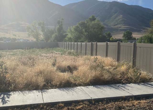 Property at 8048 N Park Ln #002, Lake Point, UT 84074