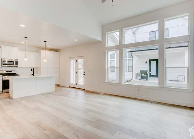 Property at 622 W Murray Meadows Ln #102, Murray, UT 84123, 3 beds, 2.5 baths