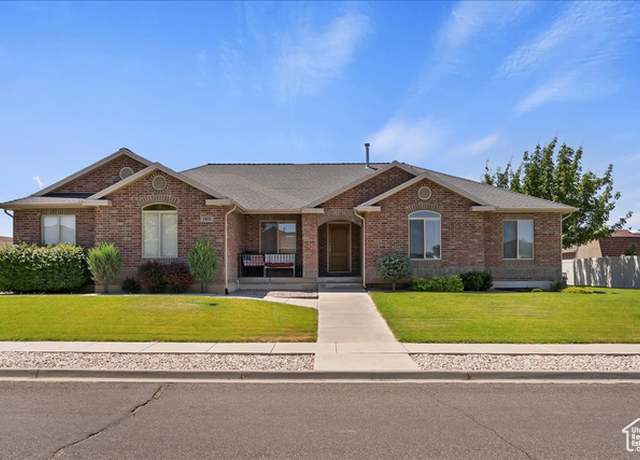 Property at 1401 W 1020 N, Clinton, UT 84015, 6 beds, 3 baths