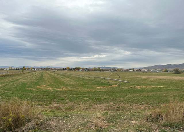 Property at 557 E 4th N, Preston, ID 83263