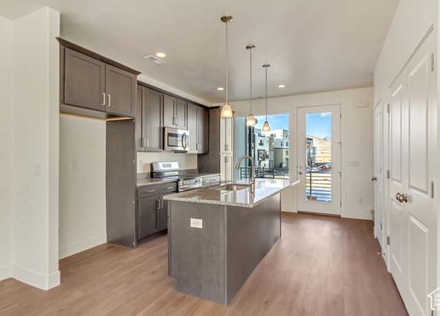 Property at 1488 W Kiera Ct N #148, Farmington, UT 84025, 3 beds, 2 baths