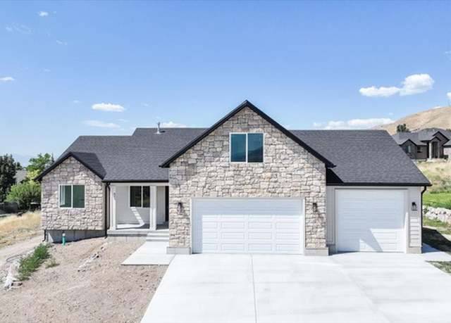 Property at 821 E 160 N, Hyde Park, UT 84318, 4 beds, 2 baths