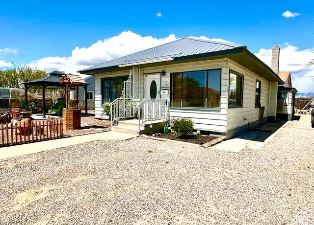 Property at 439 E 400 S, Vernal, UT 84078, 3 beds, 2 baths