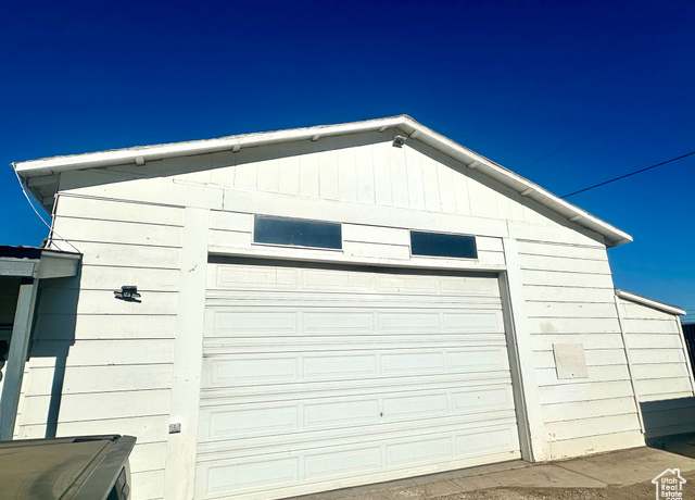 Property at 439 E 400 S, Vernal, UT 84078, 3 beds, 2 baths
