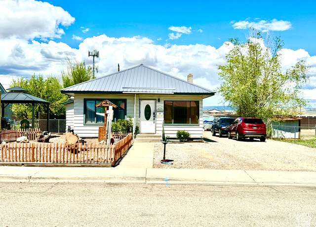 Property at 439 E 400 S, Vernal, UT 84078, 3 beds, 2 baths