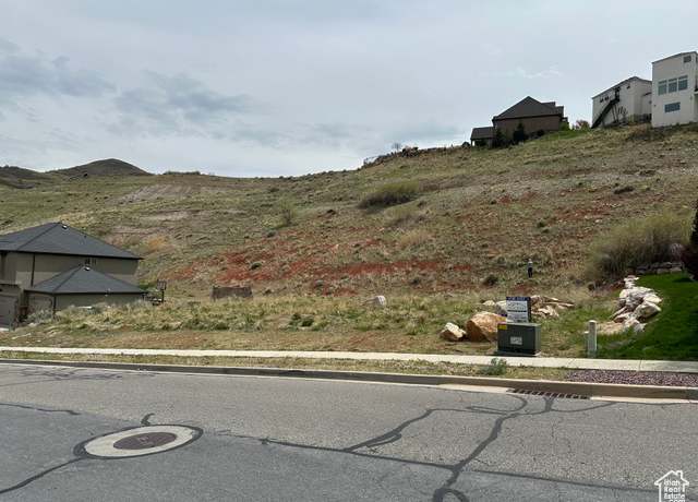 Property at 755 S Parkway Dr, North Salt Lake, UT 84054