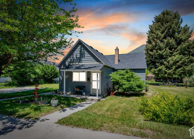 Property at 831 E Hillcrest Dr, Springville, UT 84663, 4 beds, 1 bath