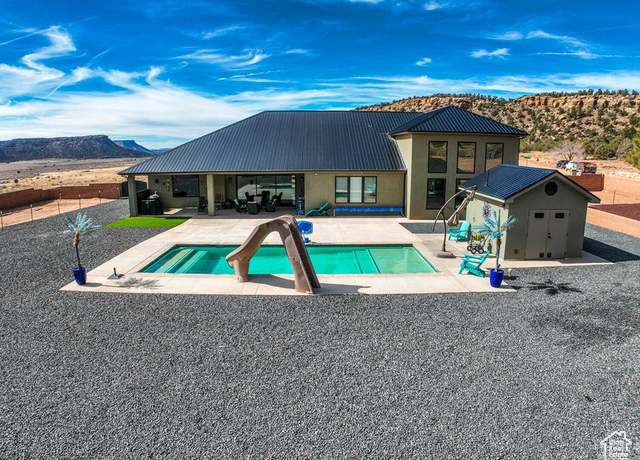 Property at 2906 N Purple Sage Rd, Apple Valley, UT 84737, 3 beds, 3 baths