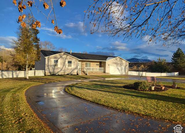 Property at 572 Hollow Ridge Dr, Hyrum, UT 84319, 5 beds, 3 baths