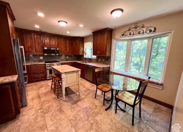 Property at 3550 E Oakview Dr, Salt Lake City, UT 84124, 4 beds, 3 baths
