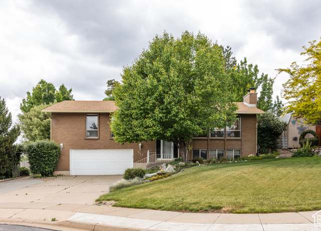 Property at 963 E 400 N, Kaysville, UT 84037, 3 beds, 2.5 baths