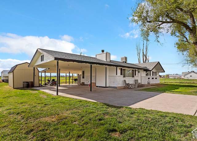 Property at 2731 N 5000 W, Hooper, UT 84315, 3 beds, 2 baths