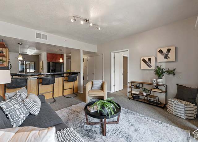 Property at 4340 S Highland Dr #205, Holladay, UT 84124, 2 beds, 2 baths