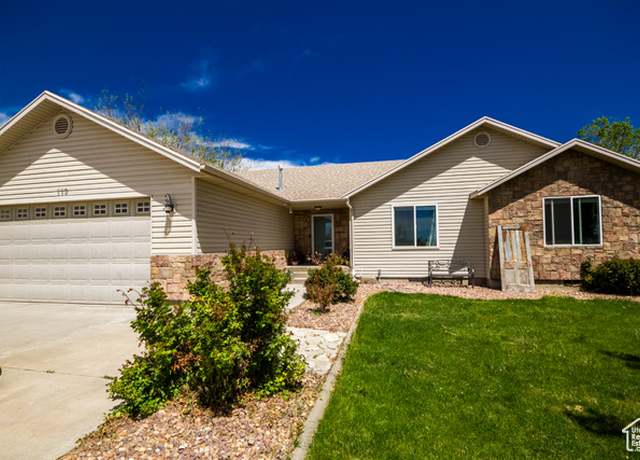 Property at 113 E 1500 N, Vernal, UT 84078, 3 beds, 2.5 baths
