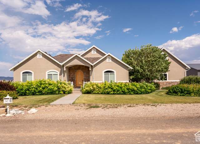 Property at 872 N 2000 W, Vernal, UT 84078, 4 beds, 2 baths
