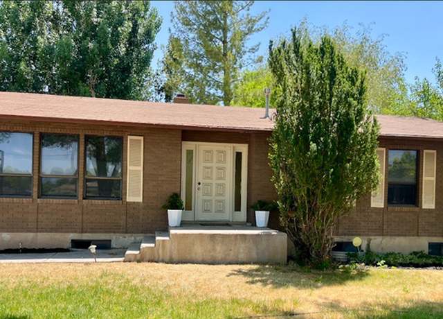 Property at 160 E 300 S, Gunnison, UT 84634, 5 beds, 3 baths