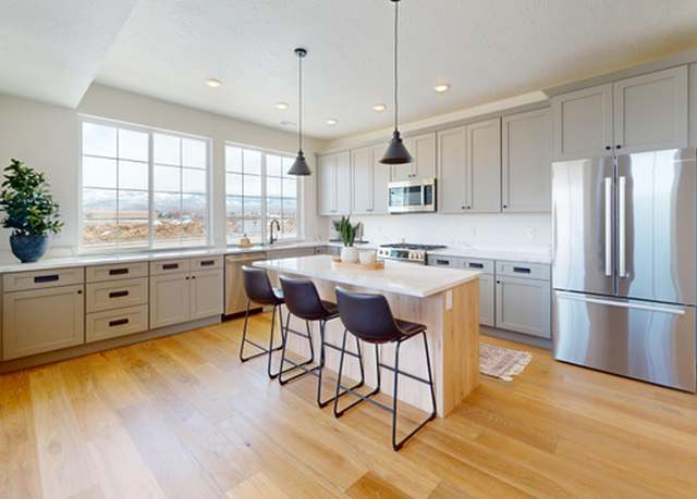 Property at 1864 S Sawmill Blvd, Heber City, UT 84032, 4 beds, 4.5 baths