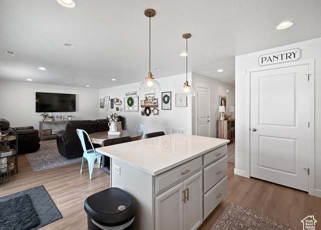 Property at 3124 S 2500 W, Syracuse, UT 84075, 3 beds, 2.5 baths