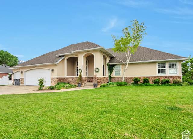 Property at 1995 E 6225 S, South Ogden, UT 84403, 5 beds, 3.5 baths
