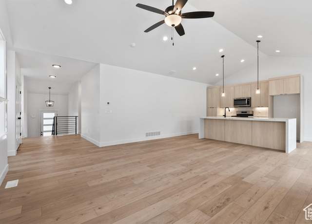 Property at 5364 E Murray Ridge Rd #122, Murray, UT 84123, 3 beds, 3 baths