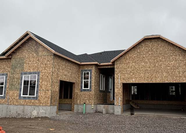 Property at 253 E Polaris Dr #105, Saratoga Springs, UT 84045, 4 beds, 2.5 baths