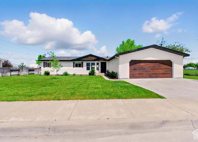 Property at 120 W 8th S, Preston, ID 83263, 4 beds, 2 baths