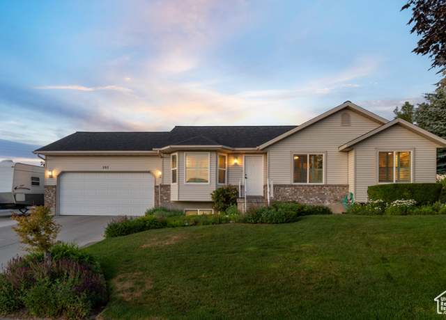 Property at 302 W 730 S, Tooele, UT 84074, 6 beds, 3 baths
