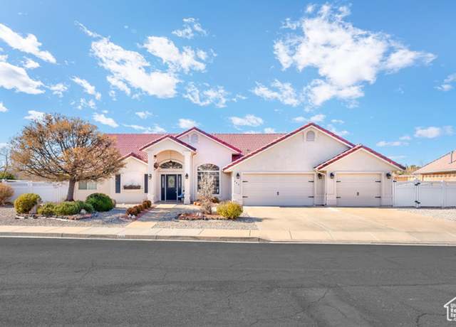 Property at 565 N Moonglow Pl, St. George, UT 84770, 3 beds, 2.5 baths