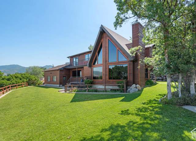 Property at 3726 S Oakridge Ct E, Bountiful, UT 84010, 4 beds, 3.5 baths