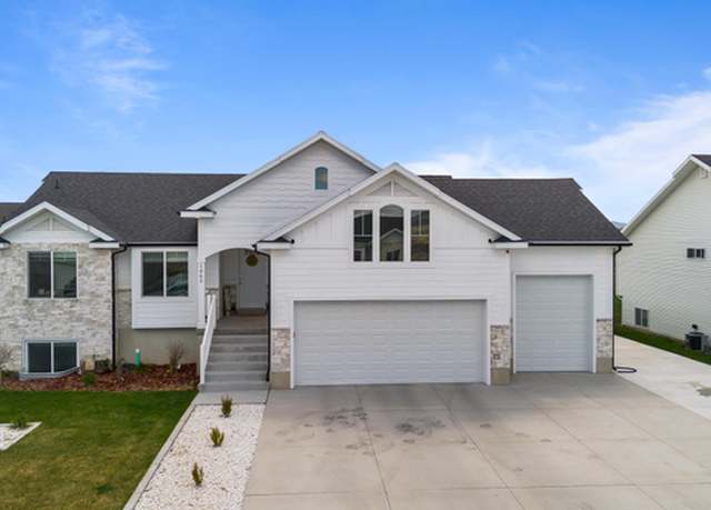 Property at 1065 W 275 S, Tremonton, UT 84337, 5 beds, 3 baths