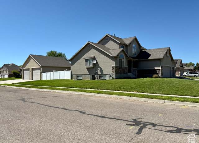 Property at 6049 S 3850 W, Roy, UT 84067, 6 beds, 3.5 baths