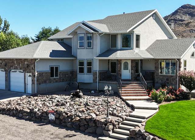 Property at 315 S 300 E, Monroe, UT 84754, 5 beds, 3.5 baths