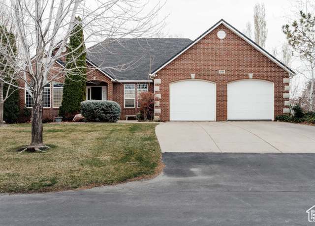 Property at 1669 W Angels Way S, Kaysville, UT 84037, 5 beds, 4.5 baths