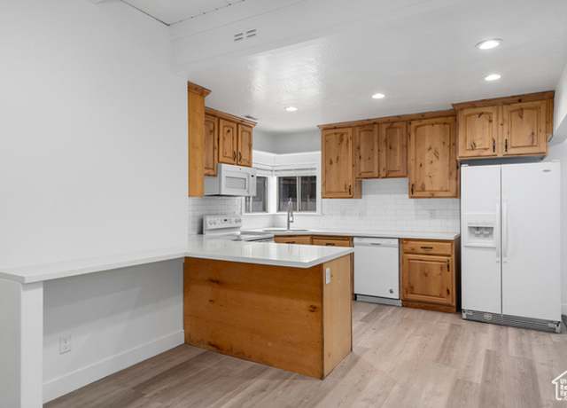 Property at 136 E 2000 S, Orem, UT 84058, 3 beds, 2.5 baths