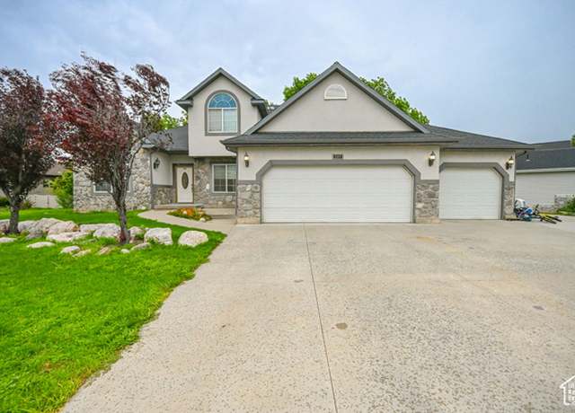 Property at 245 E 1400 S, Kaysville, UT 84037, 6 beds, 3.5 baths