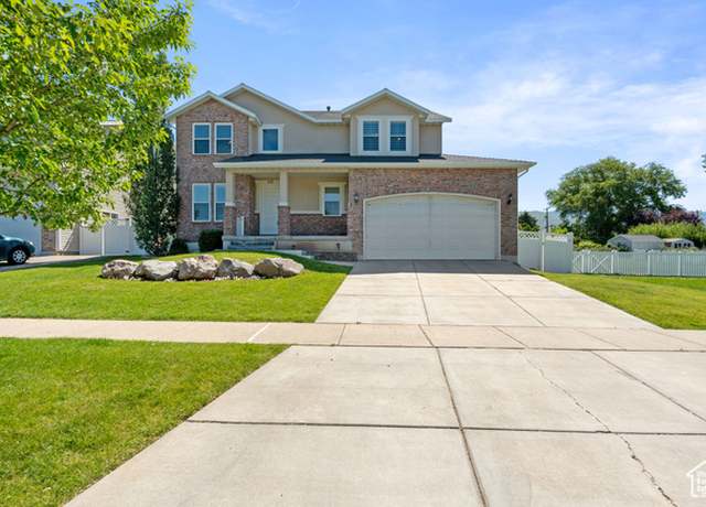 Property at 117 S 200 E, Kaysville, UT 84037, 6 beds, 3.5 baths