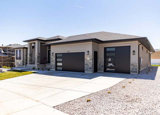 Property at 7277 W Hall Crossing Dr S, Herriman, UT 84096, 5 beds, 3.5 baths