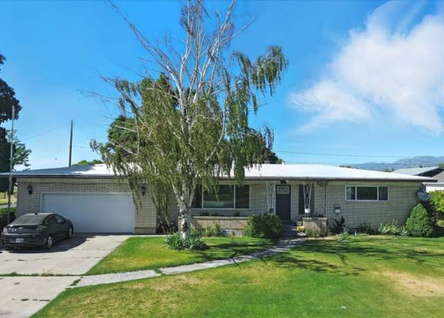 Property at 572 W 300 N, Hyrum, UT 84319, 4 beds, 3 baths