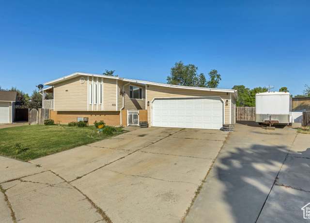 Property at 953 E 100 S, Layton, UT 84041, 4 beds, 2 baths