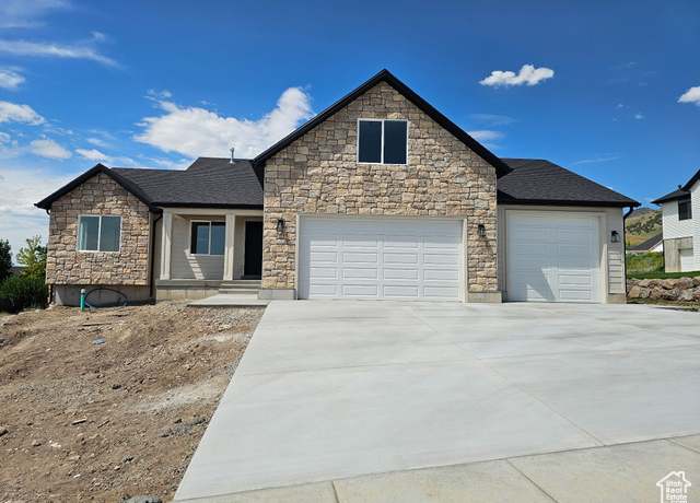 Property at 821 E 160 N, Hyde Park, UT 84318, 4 beds, 2 baths