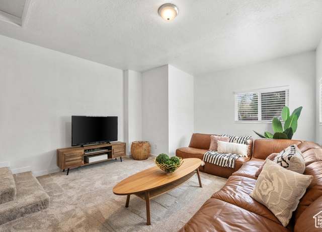 Property at 4371 S 200 W, Washington Terrace, UT 84405, 4 beds, 2 baths