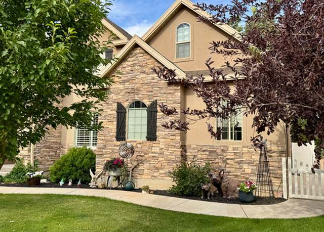 Property at 23 S 2200 W, Roosevelt, UT 84066, 3 beds, 2.5 baths