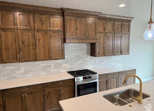 Property at 250 S 1100 E, Smithfield, UT 84335, 5 beds, 3 baths