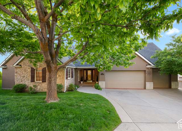 Property at 3840 S Highland Ct, Bountiful, UT 84010, 3 beds, 2.5 baths