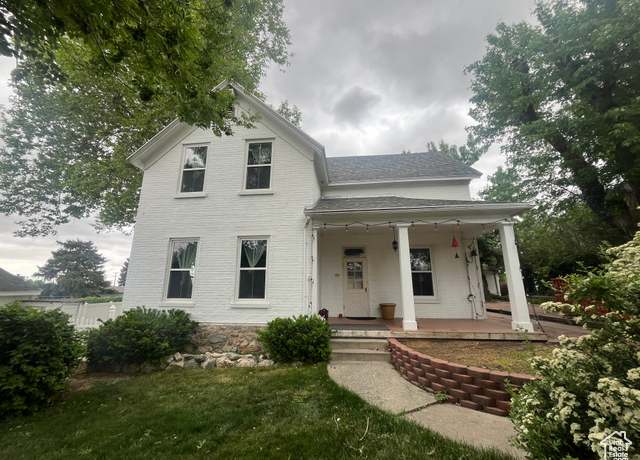Property at 375 E 200 S, Centerville, UT 84014, 3 beds, 1.5 baths