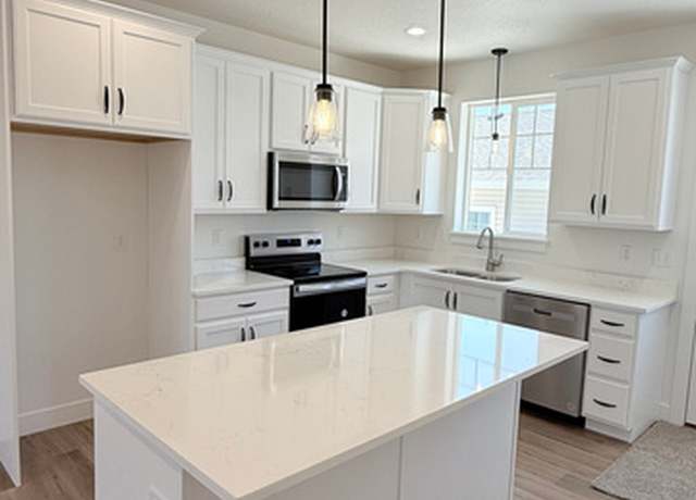 Property at 1674 N Centerpoint Ln, Salem, UT 84653, 2 beds, 1.5 baths